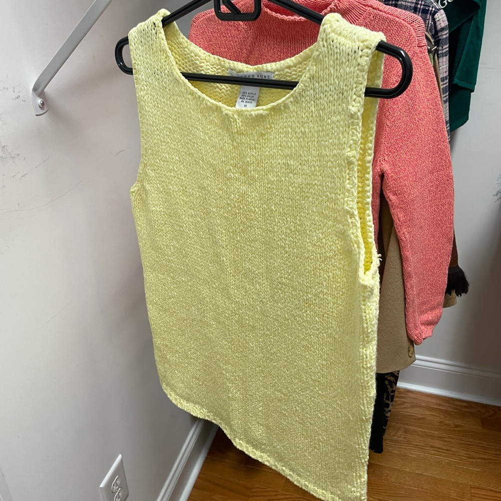 Geoffrey Beene Yellow Boxy Sleeveless Tank Top